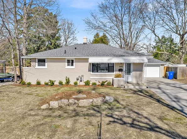 2692 Everts Ave, Windsor, ON N9E 2V1