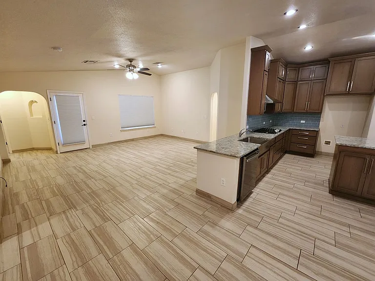 1535 Vajillo Ln — Photo 7