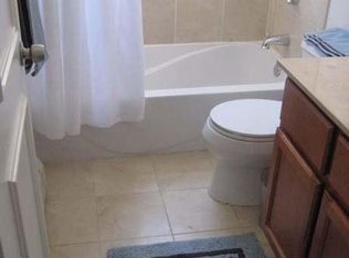 1563 W Pratt Blvd APT 1D, Chicago, IL 60626