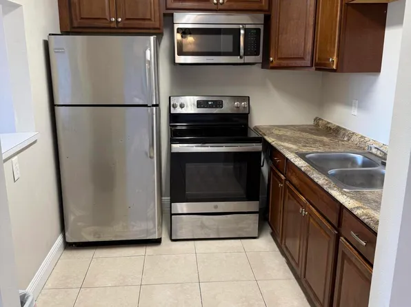 700 Village Green Court #320, Palm Springs, FL 33461