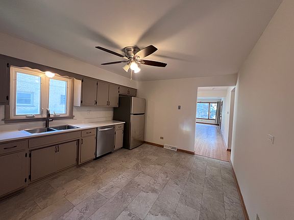 3rd image of 2058 Parkside Dr #1