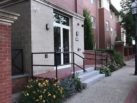 2nd image of 341 Thames St Unit 301
