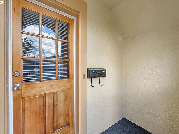 2nd image of 1534 2nd St