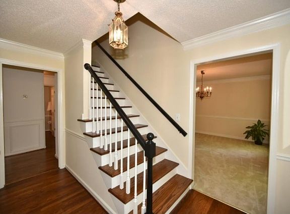 3rd image of 4042 Glen Meadow Dr