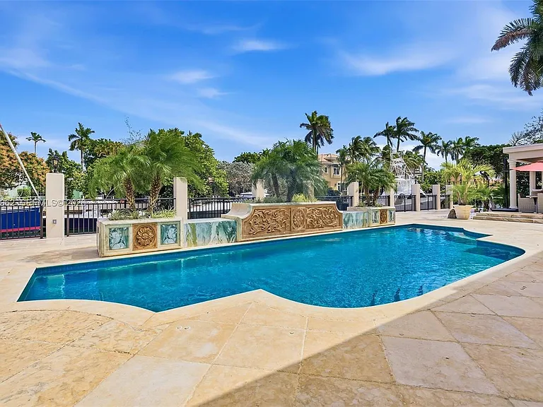 628 Coral Way — Photo 18