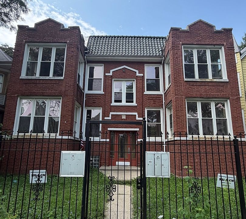 1st image of 318 N Lorel Ave