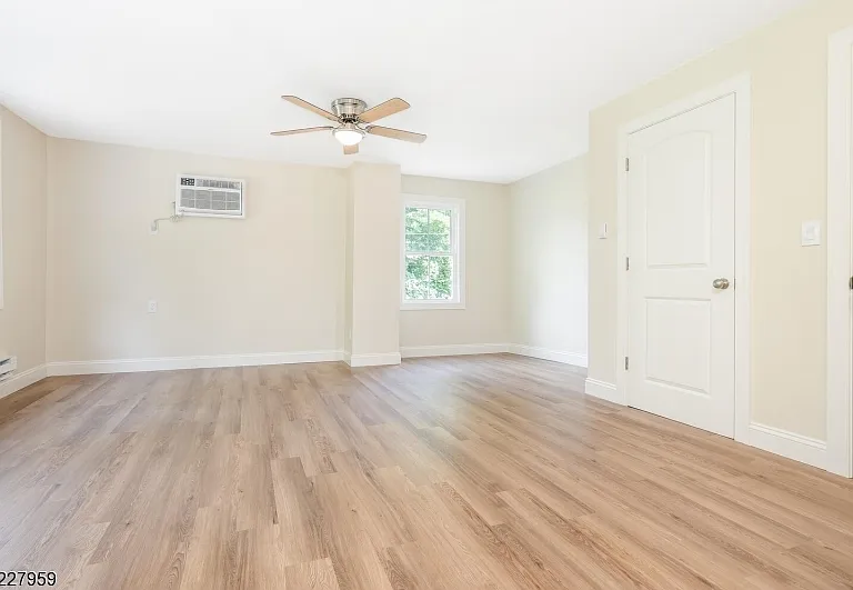 13 Maple St #15A — Photo 10