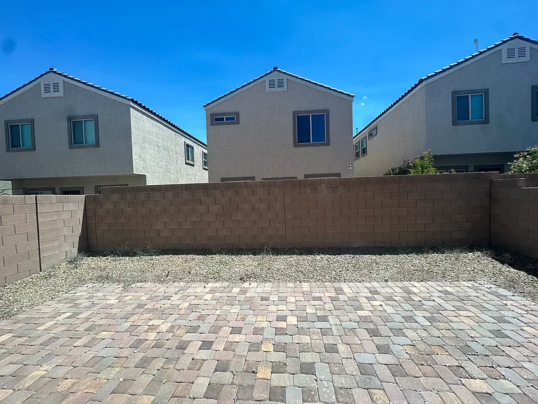 1141 Bobby Basin Ave — Photo 2