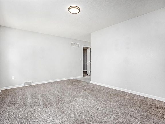 5th image of 7123 E 111th Ter