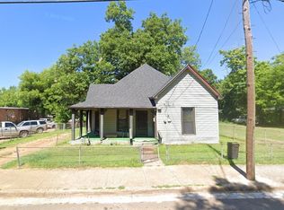 338 4th St SW, Paris, TX 75460