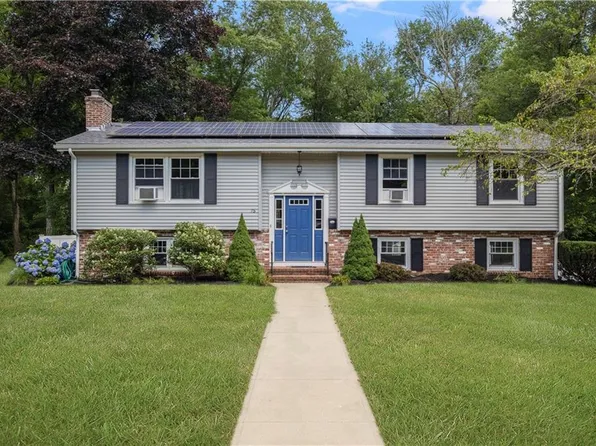 75 Brookside Dr, East Greenwich, RI 02818