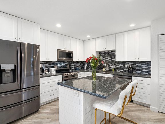 5th image of 2510 E Hermosa Dr