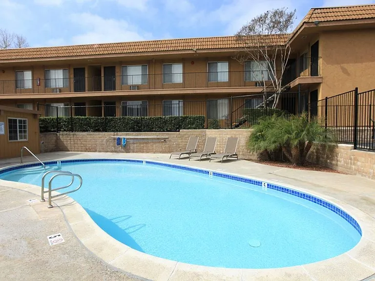 Fletcher Valley Apartments — Photo 6