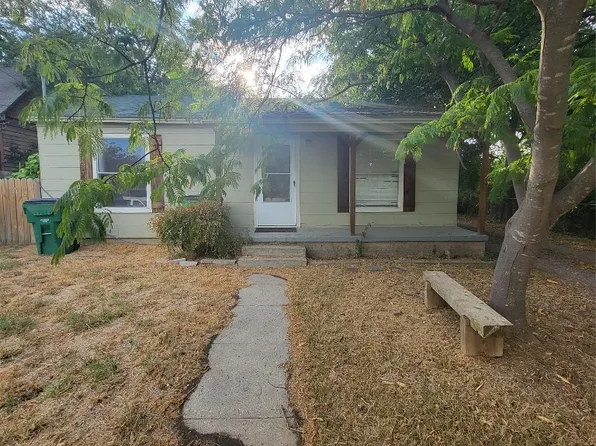 1309 Hancock St, Gainesville, TX 76240