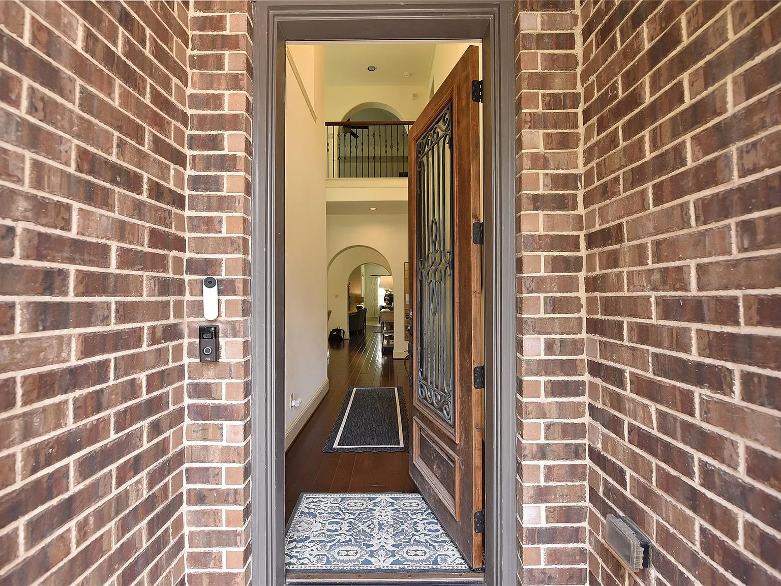 5 bed, 4.0 bath, 3184 sqft, $4,750 — Photo 2