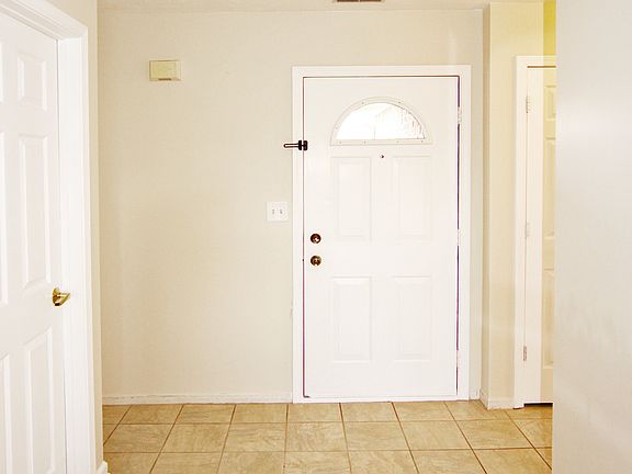 3rd image of 563 E Quail Ridge Dr