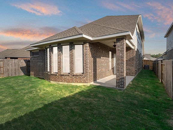 4th image of 311 Violet Crown Ln