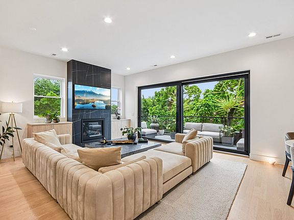 3rd image of 1334 W Rosedale Ave #3