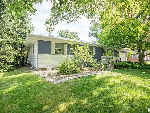 2nd image of 2817 W Greenbrier Ln