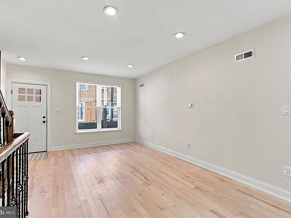4th image of 2437 S Reese St