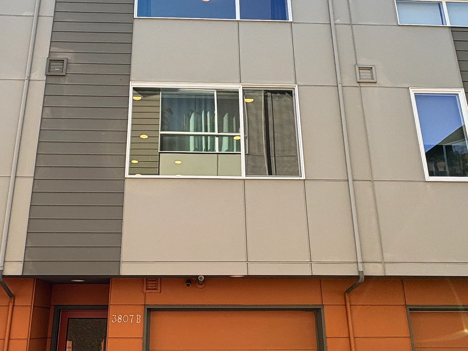 2 bed, 2.5 bath, 1488 sqft, $2,995 — Photo 1