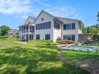 464 Lake Shore Dr, South Haven, MI, 49090