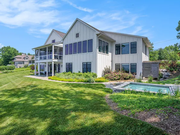 464 Lake Shore Dr, South Haven, MI 49090