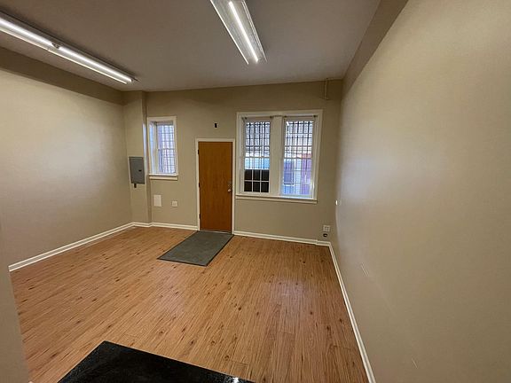 2nd image of 3018 N Laramie Ave Unit 2