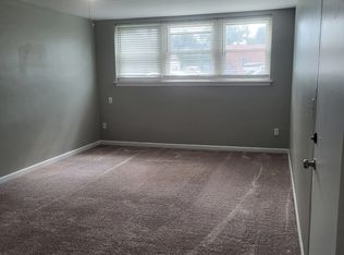 324 8th St #10444120, Bettendorf, IA 52722