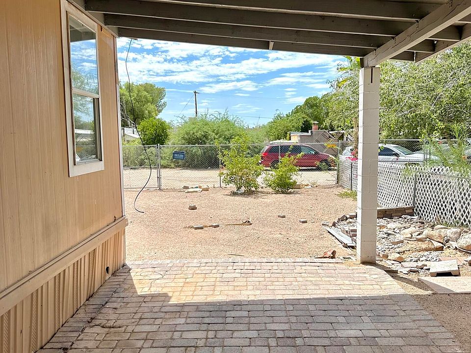 2nd image of 3217 E Bilby Rd