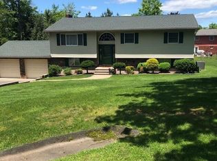 103 Hilltop Rd, Roaring Brook Twp, PA 18444