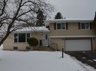 15 McKnight Rd N, Saint Paul, MN 55119