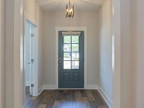 2nd image of 303 Chauncey Cir