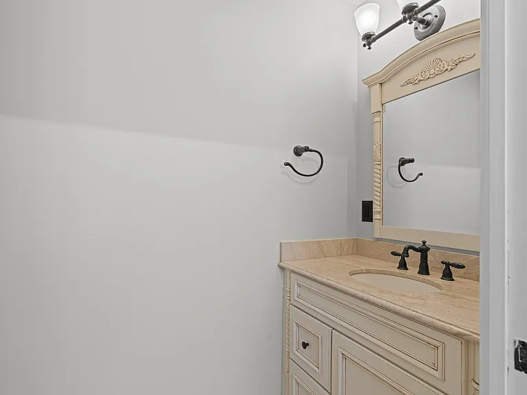 7598 Fairway Trl — Photo 16