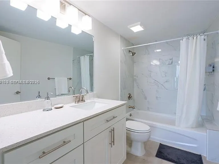 1750 N Bayshore Dr #2401 — Photo 20