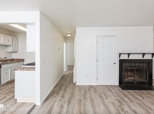 2041 Farmer Pl, Anchorage, AK 99508