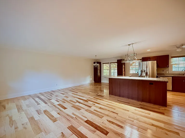 1214 Wellington Ln — Photo 15