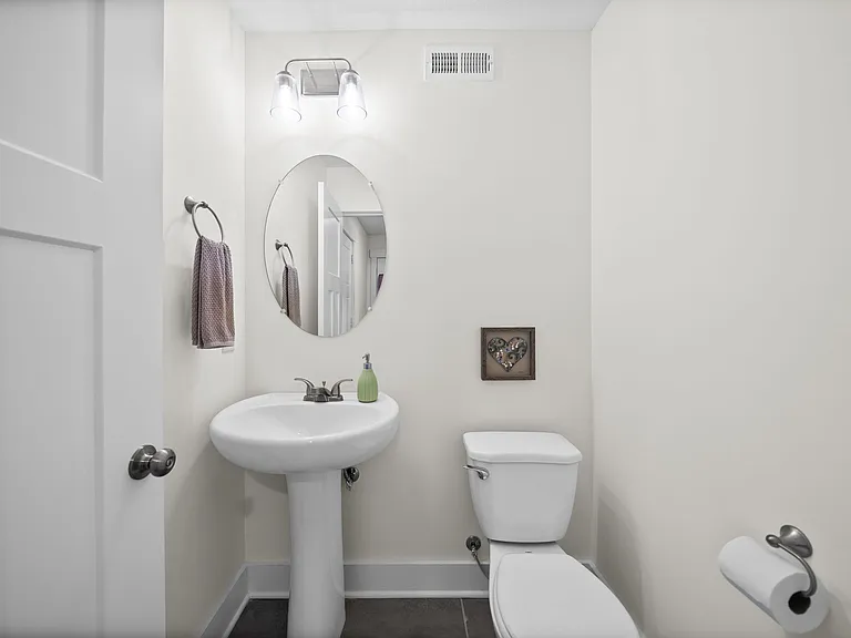 354 Frontier Dr — Photo 18
