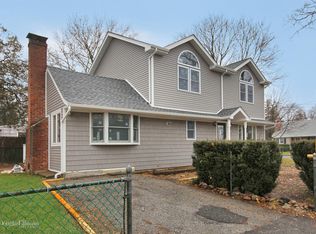 17 Woodhill Ct, Huntington Station, NY 11746