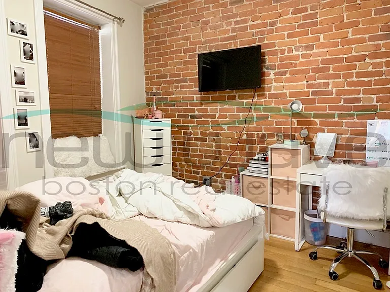 836 Huntington Ave #2 — Photo 5