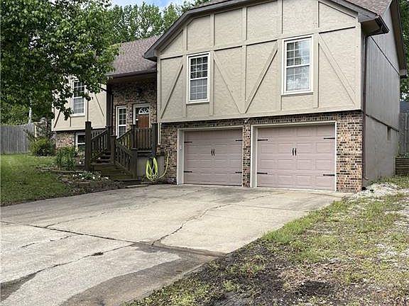 4th image of 1112 Fairway Dr