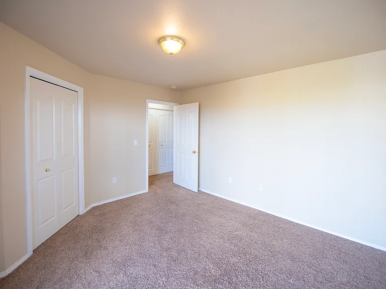 2866 E Eastgate Dr — Photo 16