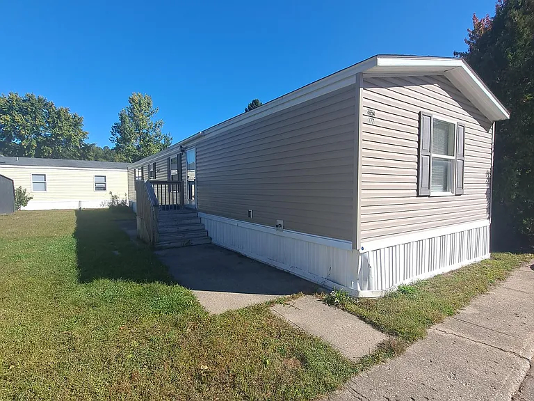 Woodland Estates (MI) — Photo 11