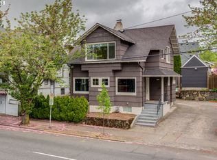 2905 NE Broadway St, Portland, OR 97232