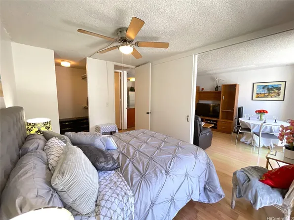 2452 Tusitala St, Honolulu, HI