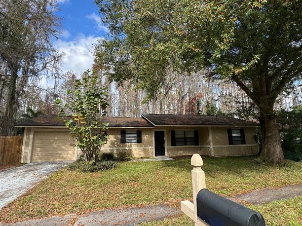 1211 Foxwood Dr
