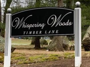 902 Timber Ln, Collinsville, CT 06019