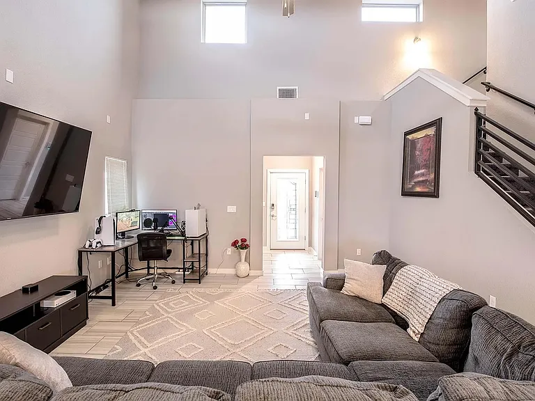 13713 Olney Ave — Photo 5