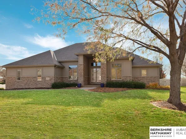 7539 S 103rd Ave, La Vista, NE 68128