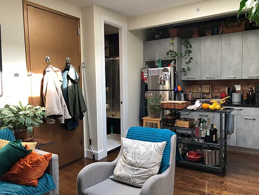 Rented by Yup Realty LLC | media 22